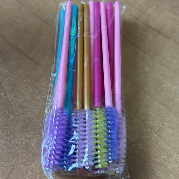 40 pcs Disposable Eyelash Mascara Brushes Mascara Wands Applicator Eyebrow Brush - Picture 3 of 4